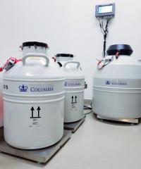 Storage tanks on smart scales monitor weight to protect stored eggs, sperm, or embryos.